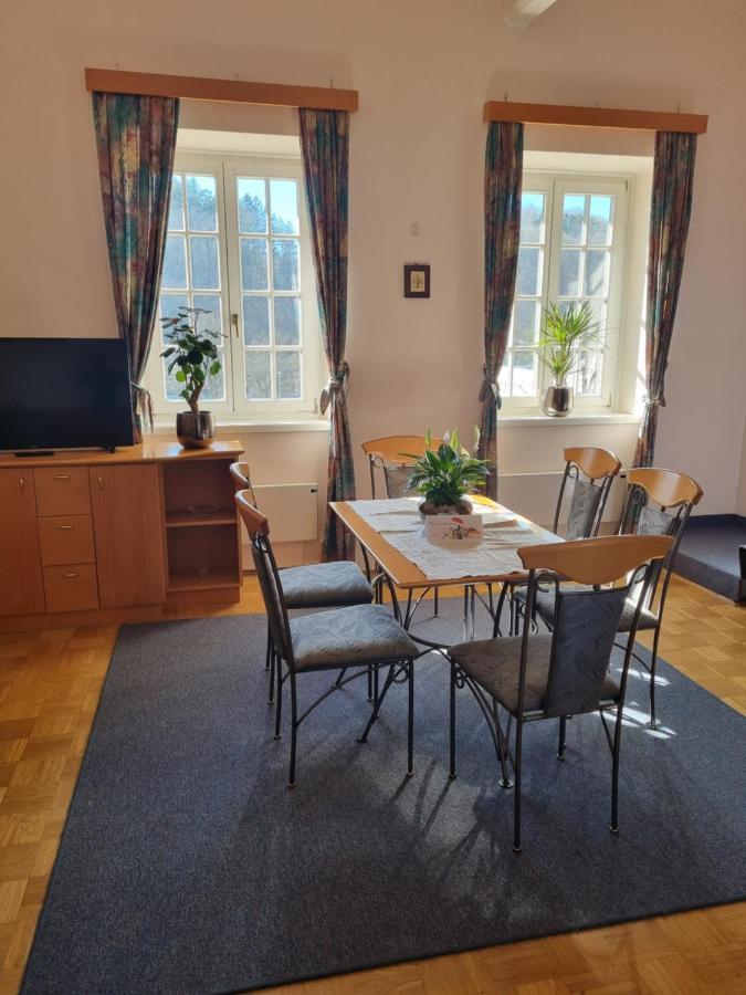 Apartma Vrtnica, Vila Golf 로가스카슬라티나 외부 사진