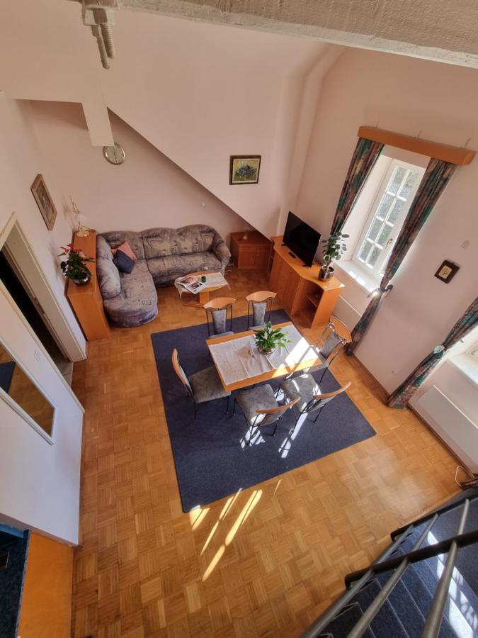 Apartma Vrtnica, Vila Golf 로가스카슬라티나 외부 사진
