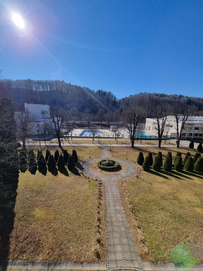 Apartma Vrtnica, Vila Golf 로가스카슬라티나 외부 사진